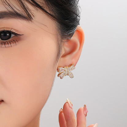 Boucles d'oreilles délicates à nœud papillon avec strass étincelants pour femmes élégantes
