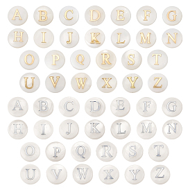 Естественных пресноводных стеклянные бусы, с металлическими элементами из травленой латуни, горизонтальное отверстие, плоско-круглые с алфавитами , цвет морской раковины