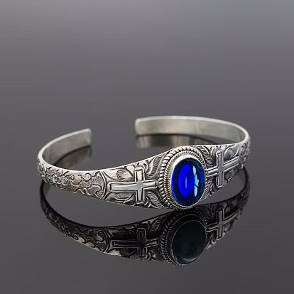 Adjustable C-shaped bracelet with cross pattern and blue stone - Unisex, Engraved Design.