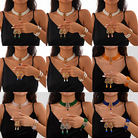 Ожерелье с подвеской из сплава со стеклянными стразами в форме капли, серьги-гвоздики и браслет