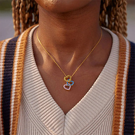 Подвеска-колье на День святого Валентина из латуни с микропаве и разноцветными кубическими циркониями в виде тройного сердца для женщин.