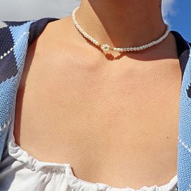 Collier ras de cou fleur de perle vintage pour femme - chaîne de cou simple et élégante
