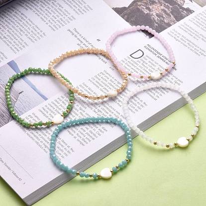 Verre à facettes perles bracelets extensibles, avec des perles en laiton et des perles en coquillage trochid naturel cœur