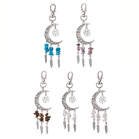 5Piezas de luna de aleación de estilo tibetano con decoraciones colgantes de plumas, Con amatista natural, cuarzo rosa, ojo de tigre, opalita sintética y cuentas de turquesa