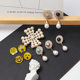Natural Stone and Pearl Fashion Brooch for Trendy and Personalized Look