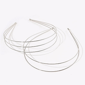 Metallic Hairband with Minimalist Design - Chic Metal Stripes for Cool Girls
