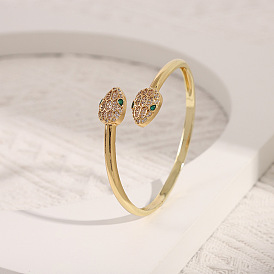 Snake-shaped double-headed snake bracelet for women, genuine gold-plated copper micro-set.