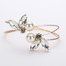 Chic and Elegant Pearl Diamond Bracelet for Women - Minimalist Style Hand Chain B077
