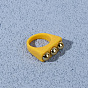 Акриловое кольцо с заклепками в стиле панк - модное и уникальное украшение для женщин.