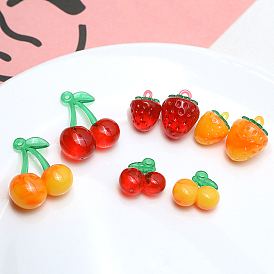 Pendentifs fruits imitation résine, breloques cerise/fraise