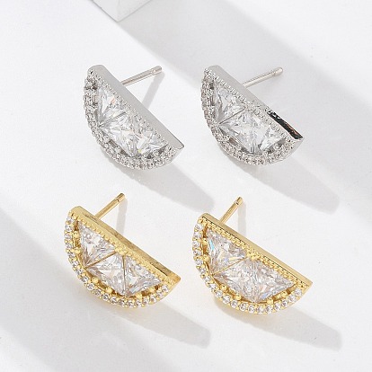 Полукруглые серьги-гвоздики из латуни с микропаве из прозрачных кубических цирконий, стойки покрытие, долговечный, без свинца и без кадмия