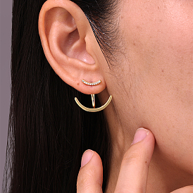 Серьги-гвоздики в стиле панк-шик с латунным паве и прозрачными кубическими цирконами