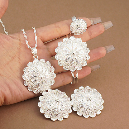 Комплект из ожерелья с подвеской из цветочного сплава, сережек-гвоздиков, кольца и браслетов-манжет