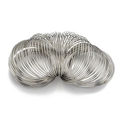 Fil à mémoire en acier, pour la fabrication de bracelets enveloppants
