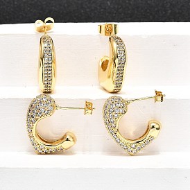 Женские серьги-гвоздики из латуни с микропаве и прозрачным кубическим цирконием