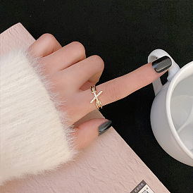 Minimalist Geometric Gold Plated Crossed Open Ring for Women, Fashionable Statement Finger Band