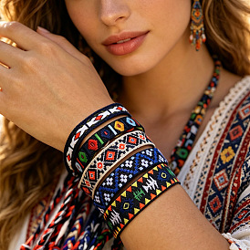 Ethnische, verstellbare Armbänder aus geflochtenem Polyesterband für Damen