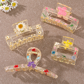 Dried Flower Hair Clip with Delicate Daisy - Elegant, Natural, Hair Accessory.