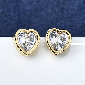 Женские серьги-гвоздики из латуни с микропаве и прозрачным кубическим цирконием, сердце