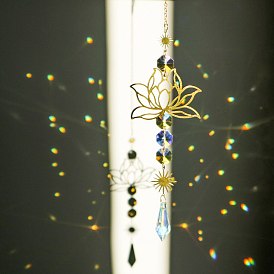 Ornements suspendus de lotus creux en laiton, Suncatcher de gland de cône de verre pour la décoration de jardin de fenêtre