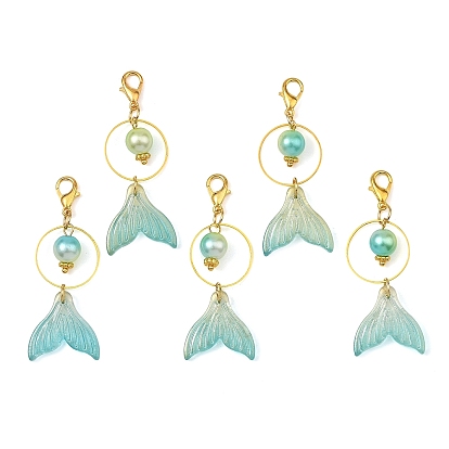 Adornos colgantes con forma de cola de sirena de acetato de celulosa (resina)., con cuentas de imitación de perlas de plástico ABS de colores del arcoíris y cierres de mosquetón de aleación de zinc.