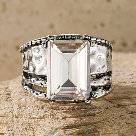 Кольца из сплава и хрустальных страз, прямоугольные