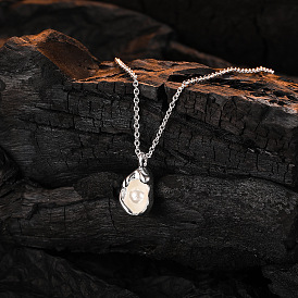 Chic and Versatile S925 Sterling Silver Necklace with Pearl-like Shell Texture