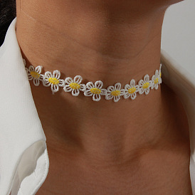 Encantador collar floral para mujer: joyería de cadena con cierre simple y elegante