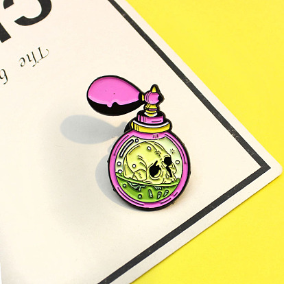 Retro Skull Perfume Bottle with Poisonous Droplet Oil Pin - Unique Fashion Accessory