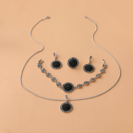 Плоские круглые ожерелья с подвесками из сплава, стразы и смолы, серьги-кольца, браслеты и комплекты колец