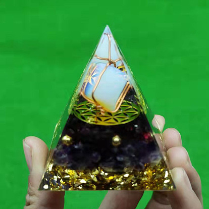 Energiegeneratoren aus Orgonit-Pyramidenharz, Opalit- und natürliche Obsidiansplitter im Inneren als Schreibtischdekoration für das Homeoffice