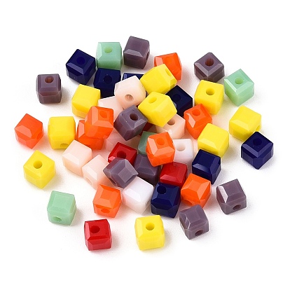 Perles de verre à facettes de couleur opaque, cube
