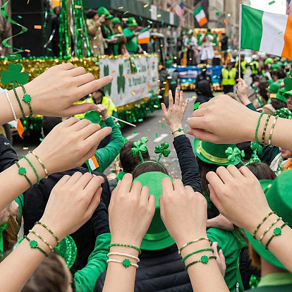 10шт. браслеты из смолы и стеклянного бисера на эластичную ленту ко Дню Святого Патрика, составные браслеты для женщин, люди, клевер