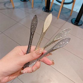 Delicate and Modern Hairpin for Women with Elegant and Chic Hairstyle