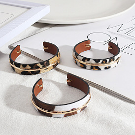 Bracelet mode en cuir imprimé léopard avec anneau en cuivre - accessoire femme tendance et polyvalent