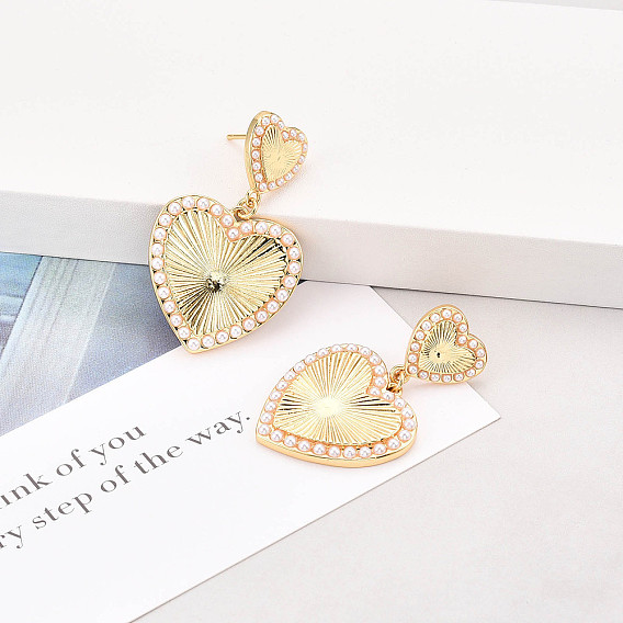 Серьги-гвоздики из искусственного жемчуга из латуни и АБС-пластика, сердце