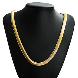 18K Gold Plated Lockbone Chain Necklace - Titanium Steel, Non-fading, Fashionable Accessory.