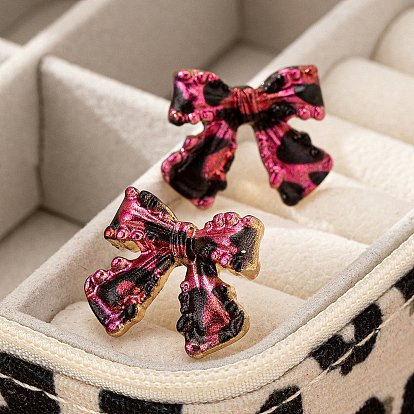 Серьги-гвоздики из сплава с бантом и леопардовым принтом