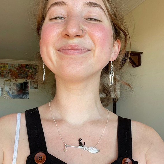 Хэллоуин сплав кошка с метлой подвеска ожерелье для женщин