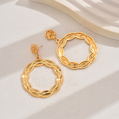 Преувеличенные текстурированные серьги-гвоздики из сплава с подвесками