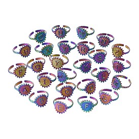 Couleur arc-en-ciel 304 rond plat en acier inoxydable avec anneau de manchette initial, bague ouverte alphabet pour femme, sans cadmium et sans nickel et sans plomb