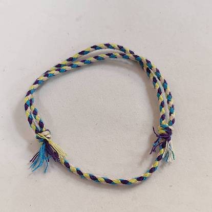 Fabricación de cordones para pulseras de poliéster trenzado.
