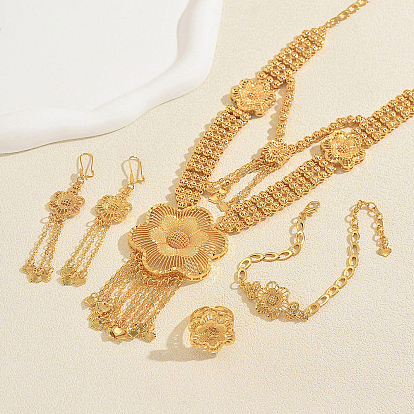 Conjuntos de pulseras, pendientes, collares y anillos de aleación vintage con flores huecas para mujer