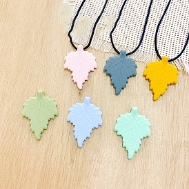 Pendentifs en silicone écologique de qualité alimentaire en forme de feuille, perles à mâcher pour les jouets de dentition, Diy soins infirmiers colliers faisant