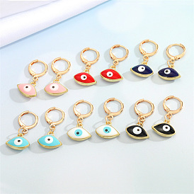 Devil Eye Earrings: Stylish, Retro and Minimalistic Ear Studs for a Unique Look