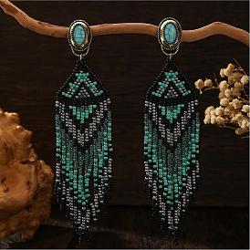 Богемные серьги-гвоздики ручной работы из стеклянного бисера с кисточками., с синтетическими бирюзовый, овал с рисунком ромба, античная бронза