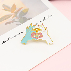Fashionable Creative Double-Handed Heart Alloy Brooch Jewelry