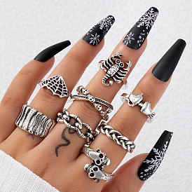 Retro Skull Animal Heart Cross Ring Set - 8 Pieces Jewelry Collection