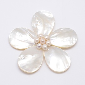 Coquille blanche naturelle nacre coquille fleur gros pendentifs, avec des résultats en laiton plaqué platine et des perles nacrées