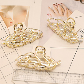 Chic and Sweet Leaf Hair Clip with Pearl Cutouts - Eco-Friendly Zinc Alloy, 11cm
